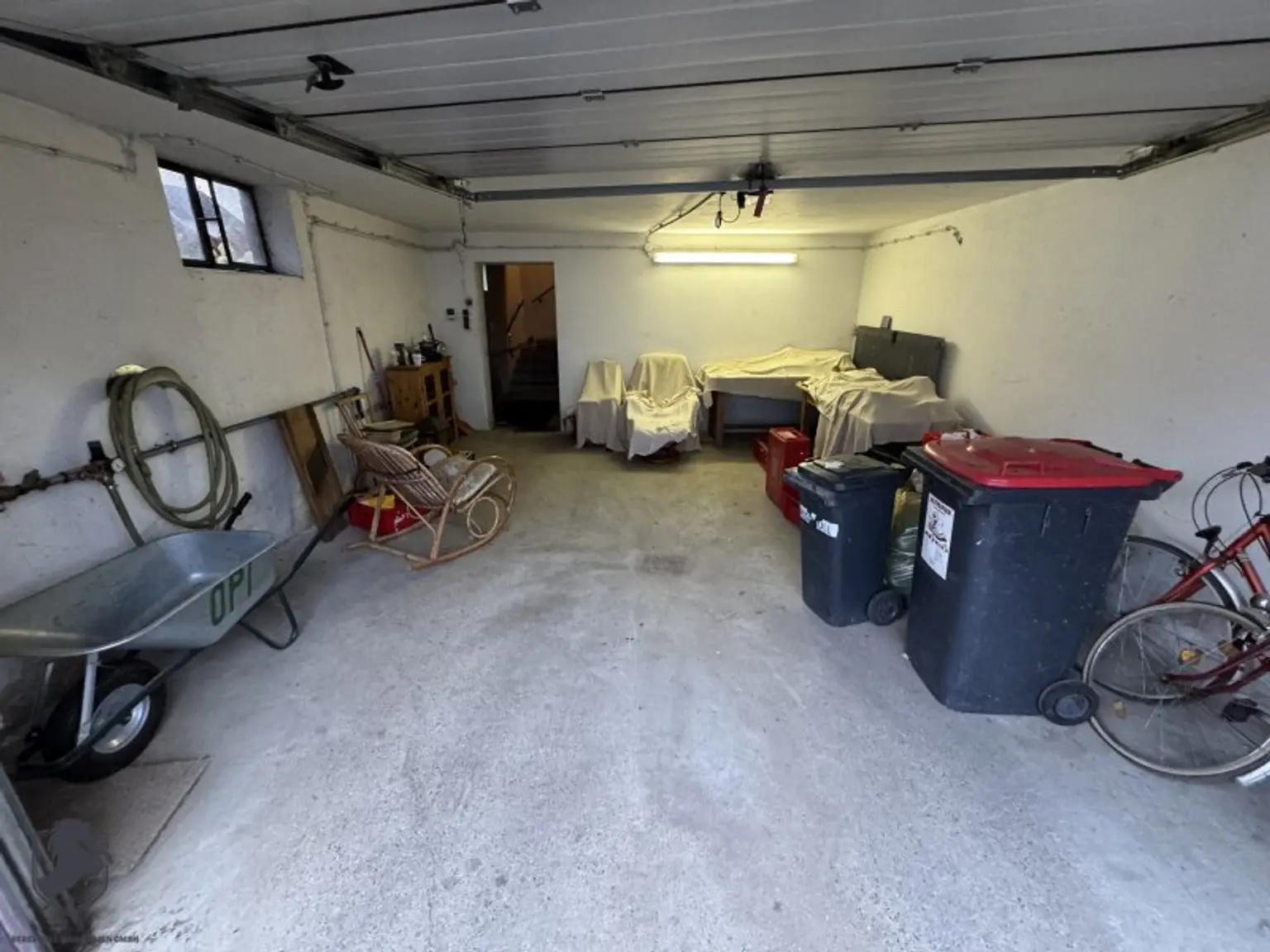 Einfamilienhaus mit Garten, Garage zu vermieten