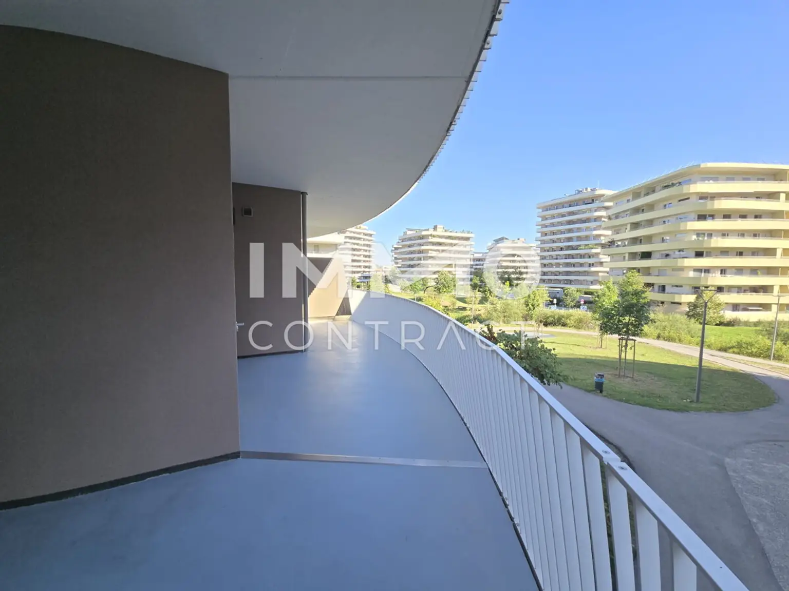 STRASSGANGER Straße 380c : Freundliche 2 Zimmer- Wohnung mit großem Balkon - Straßganger Straße 380 c - Top 12c
