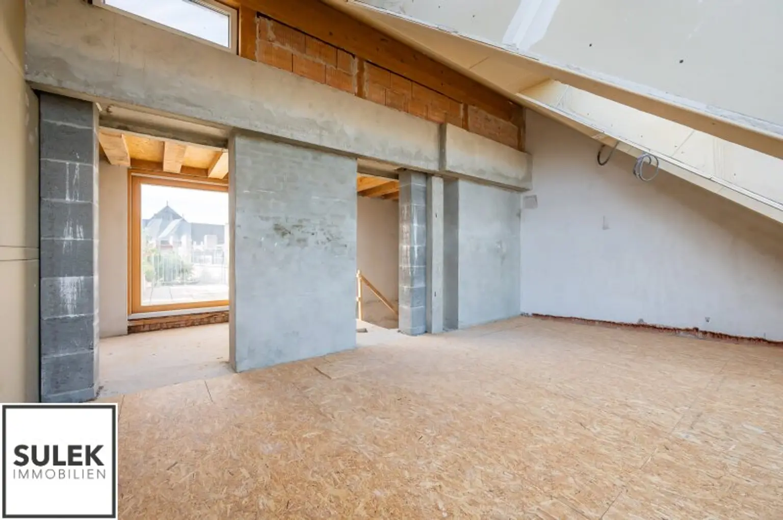 Wohntraum realisieren: DG-Maisonettewohnung mit Balkon & Terrasse in der Florianigasse!