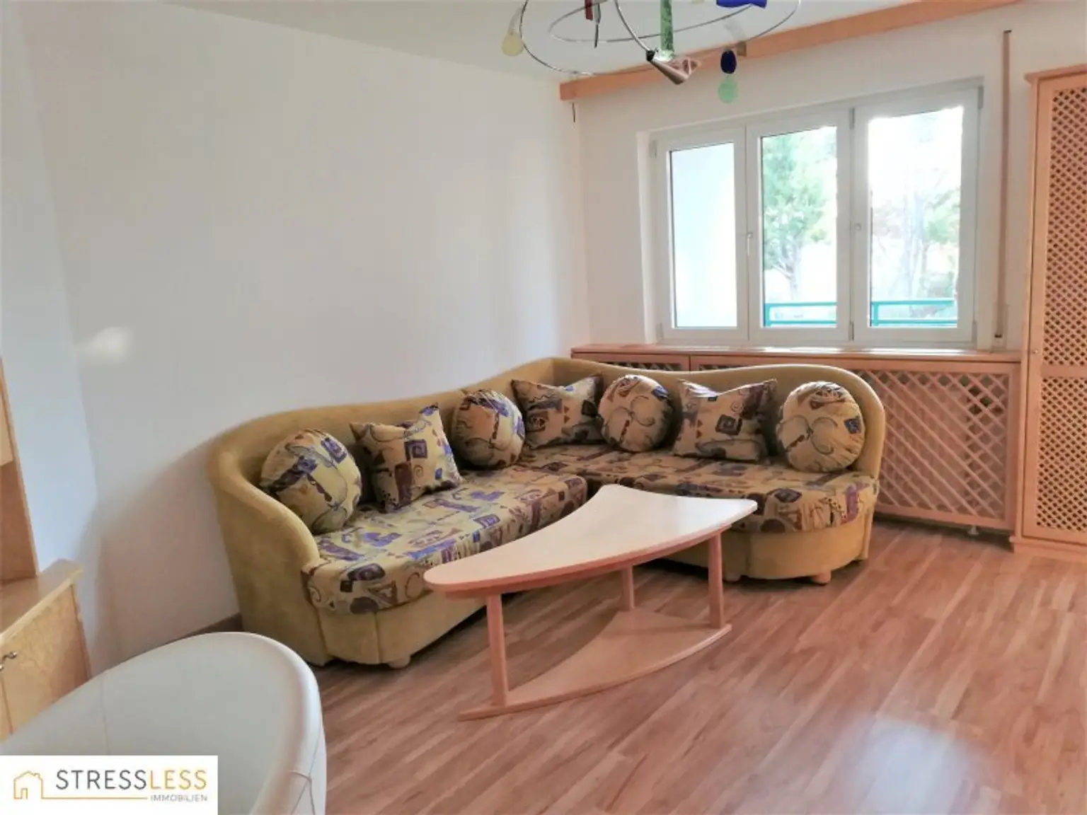 Top gepflegte 3 Zimmer-Wohnung mit Loggia in absoluter Grünruhelage