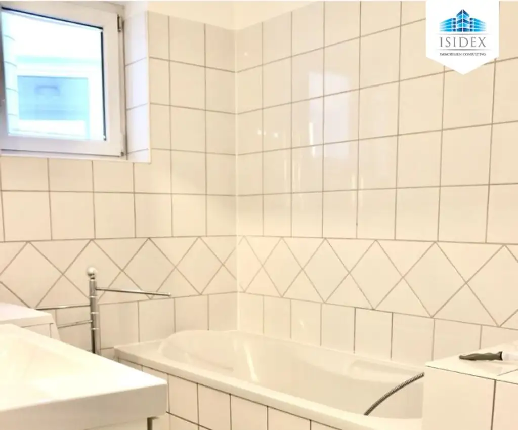 **NEU** Top ausgestattete 3-Zimmer DG-Maisonetten-Wohnung mit großzügiger TERRASSE und SAUNA! Perfekte Lage!!