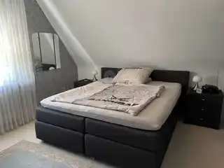 Schlafzimmer DG