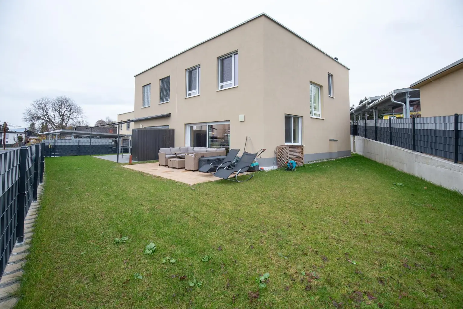 Garten mit Terrasse
