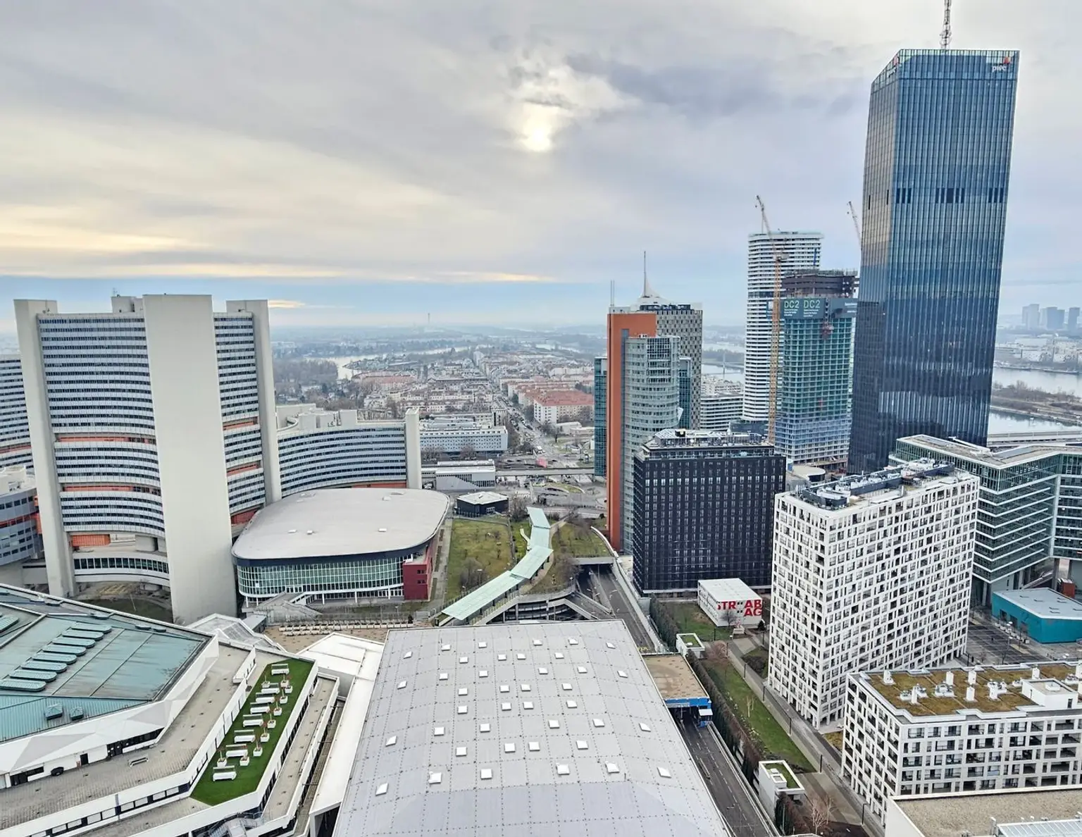 2-Zimmerwohnung im Mischek Tower mit traumhaftem Blick auf die Donau zu verkaufen € 499.000