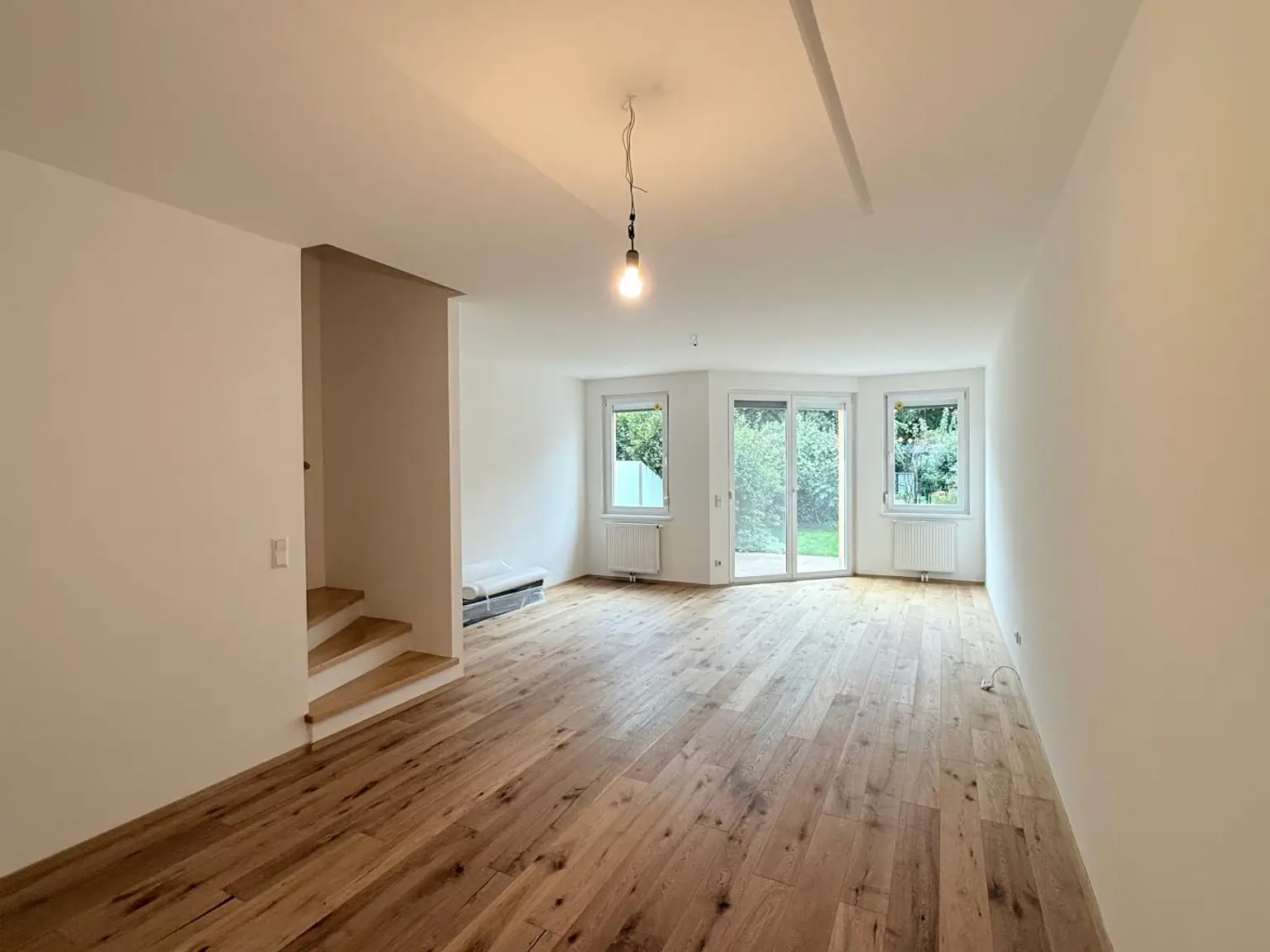 4- Zimmer Familienhit mit zwei Stellplätzen und Garten