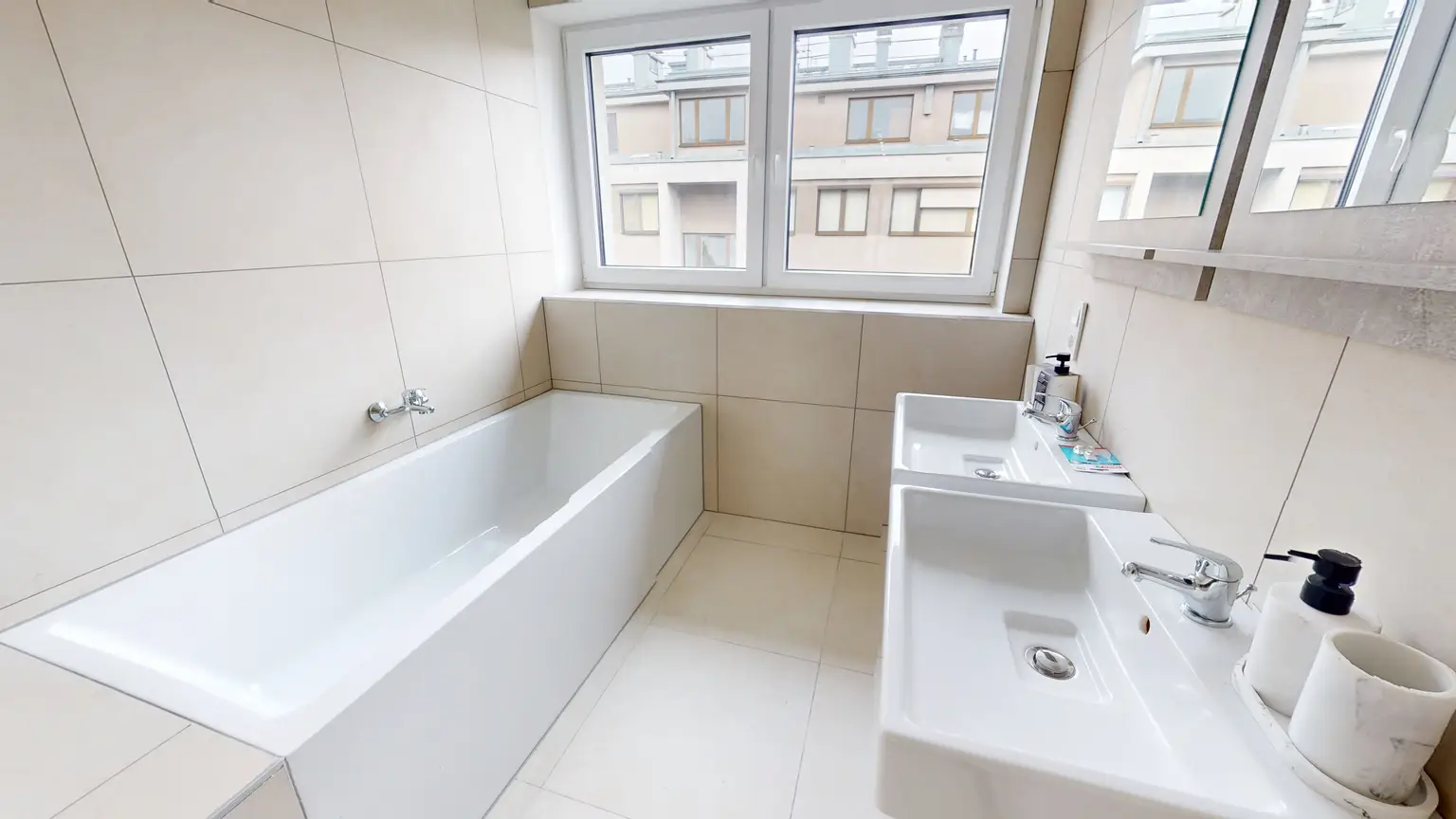 Traumhafte Dachgeschoßwohnung mit einladender Terrasse A\\