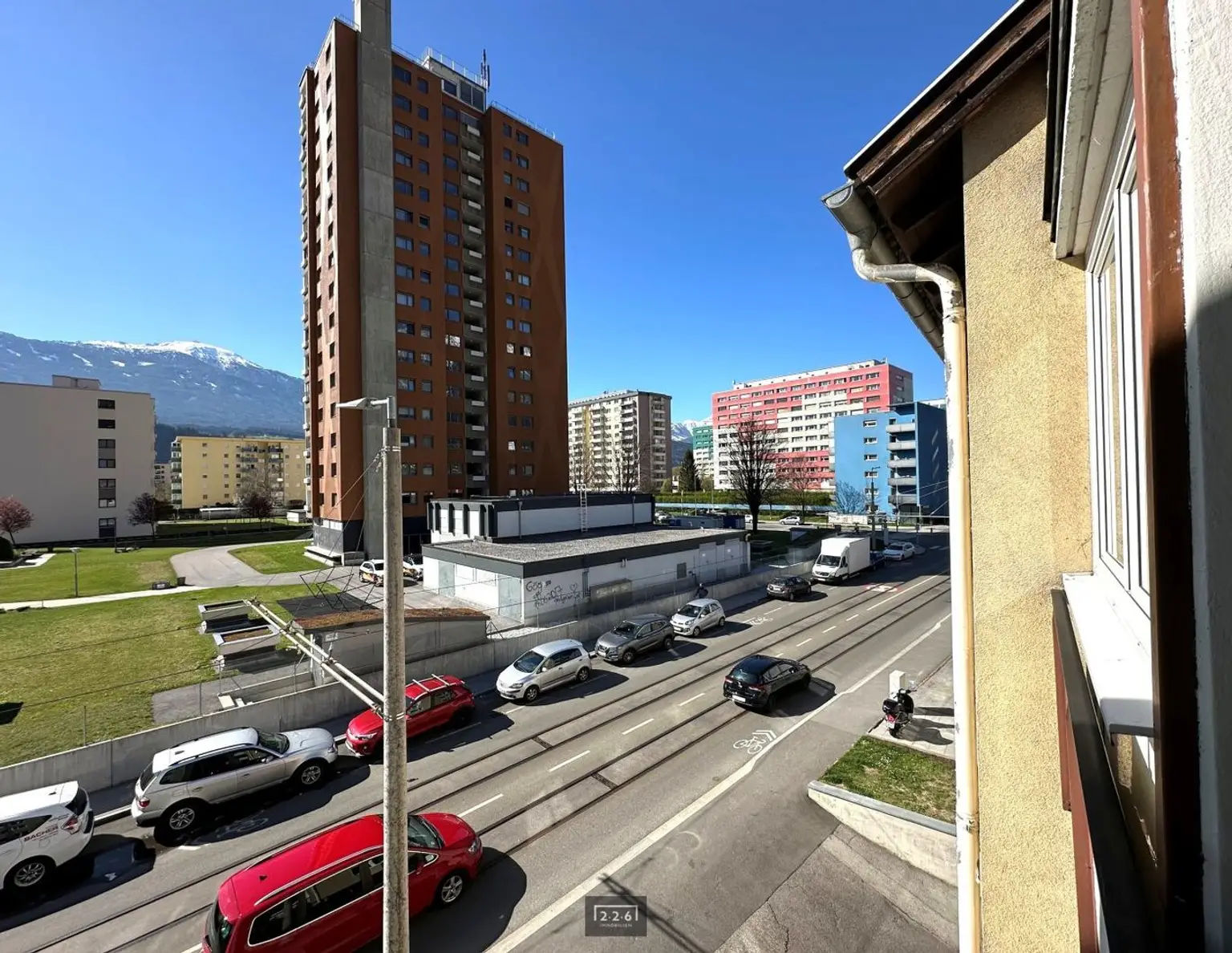 226 Immobilien: 4-Zimmer-Whg in Neu-Rum, Serlesstraße / 2 Loggien / optional Garage