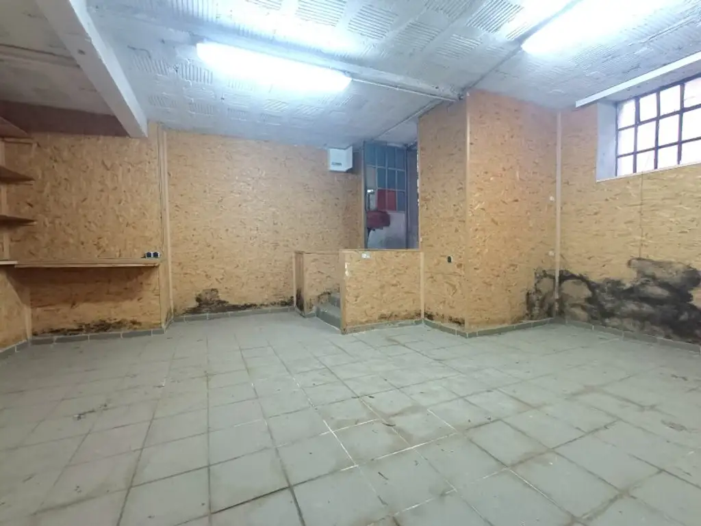 Paket für Sanierer! 3 Wohnungen + Lagerfläche zum Schnäppchenpreis - U3 Ottakring in 10 Minuten fußläufig erreichbar! Richtwertmietzins!
