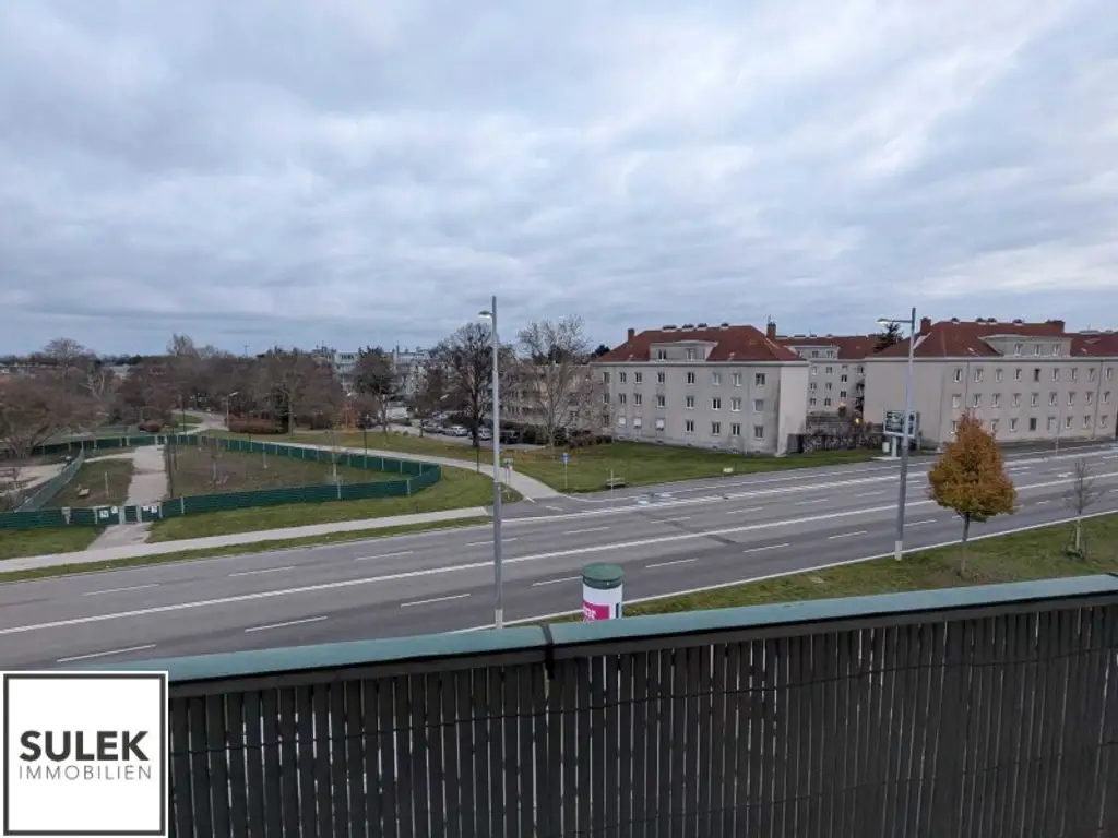 Breitenfurterstraße 222: perfekt aufgeteilte Wohnung im 3. Stock OHNE Lift (mit Balkon und Weitblick)