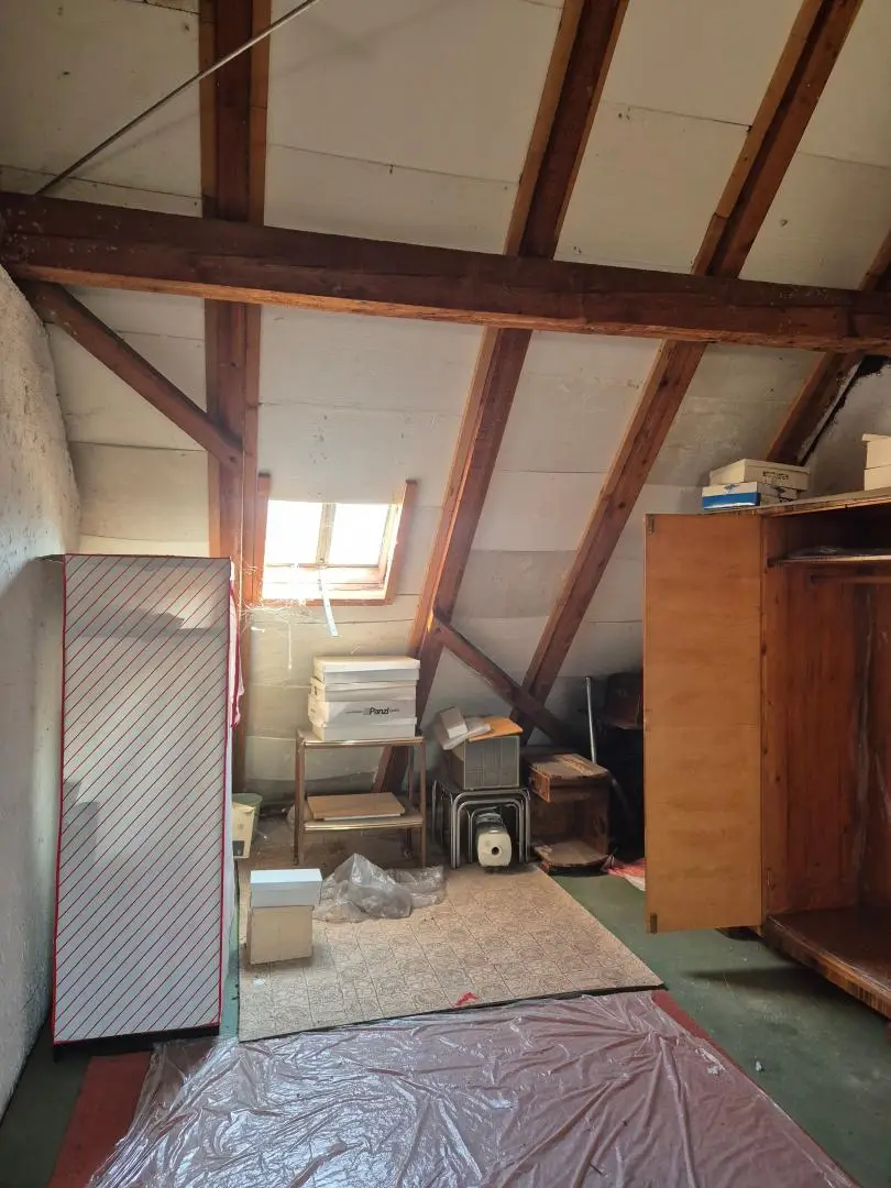 Renovierungsbedürftiges Mittelreihenhaus