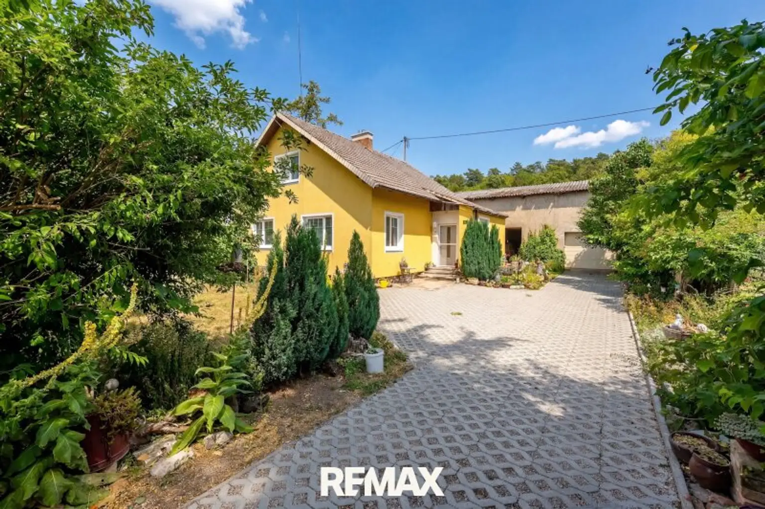 Zufahrt Haus-Garage