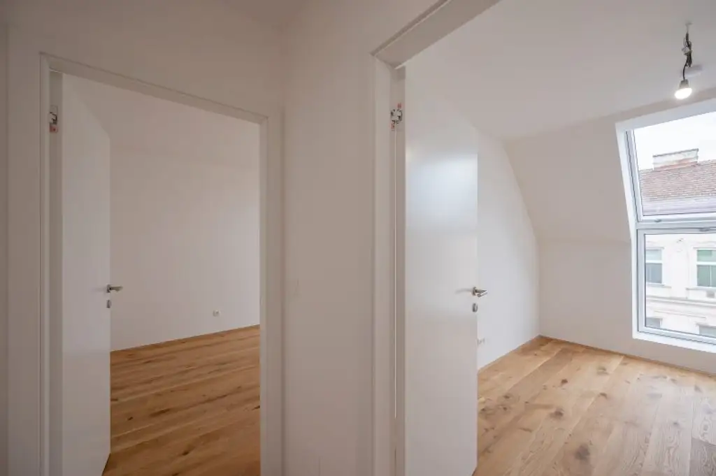 ++FonteFlats++ Fantastischer 4-Zimmer Dachgeschoss-ERSTBEZUG mit tollem Balkon