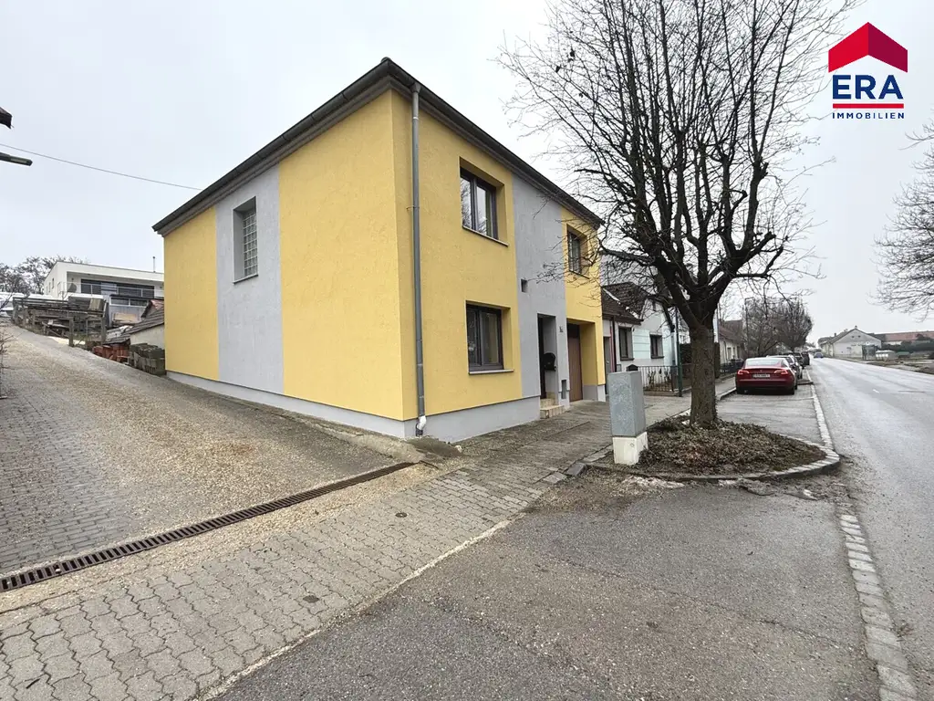 Attraktives Einfamilienhaus mit modernisierten Details in Asparn an der Zaya