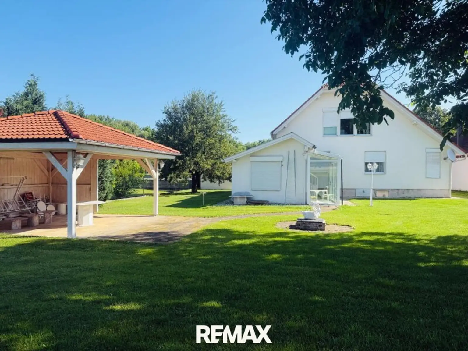 RE/MAX