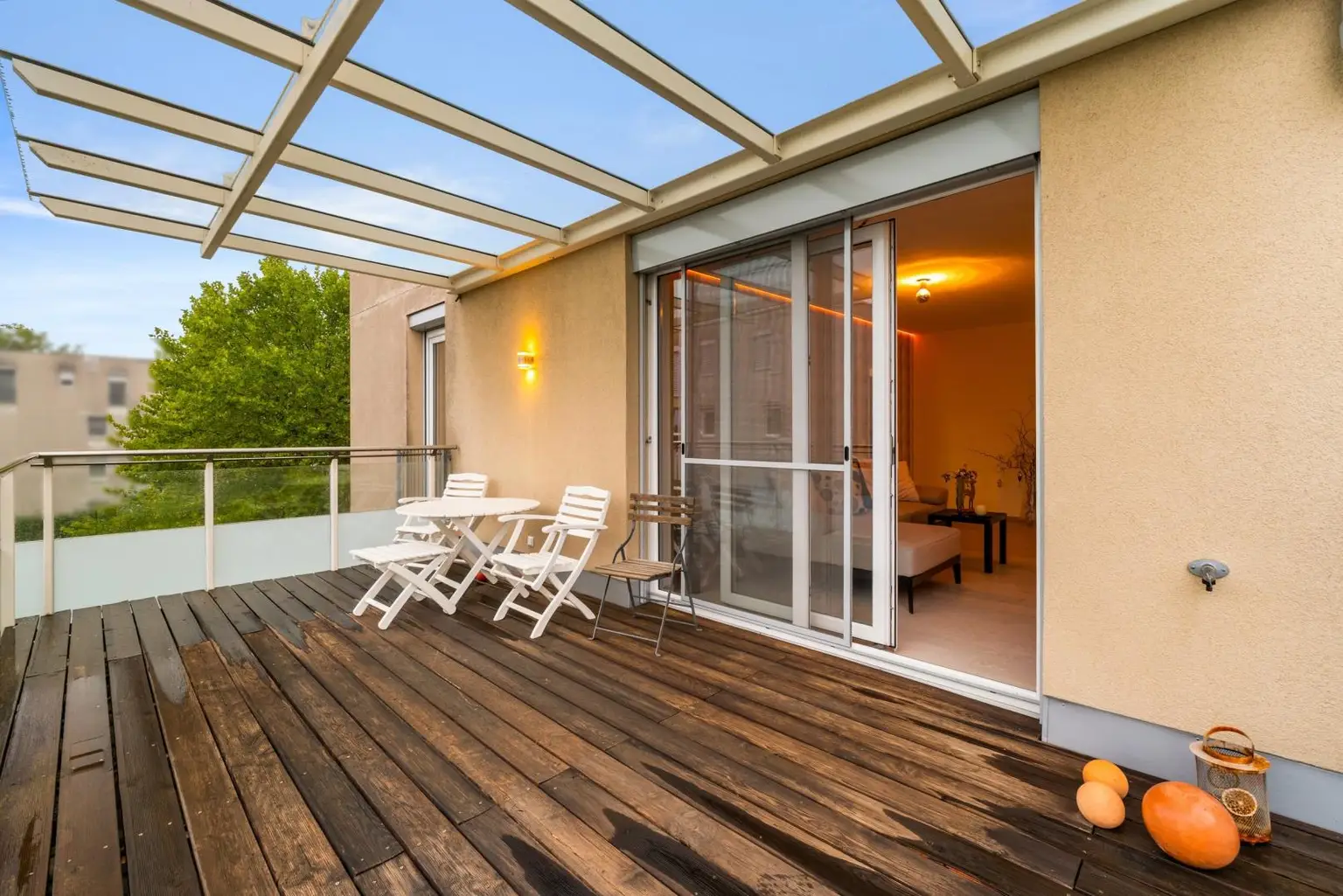 Überdachter Balkon