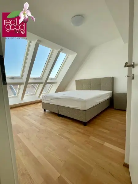 Dachterrassenapartment in einem repräsentativen Gründerzeithaus!