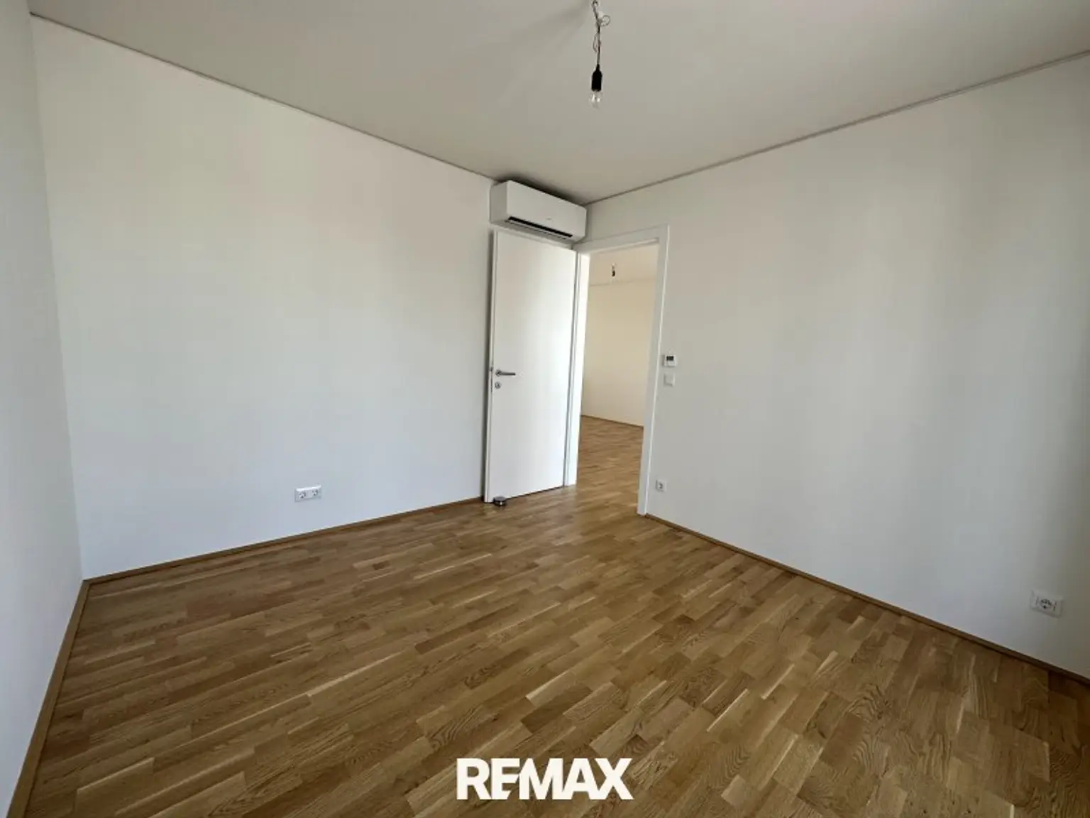 Zimmer 2 OG