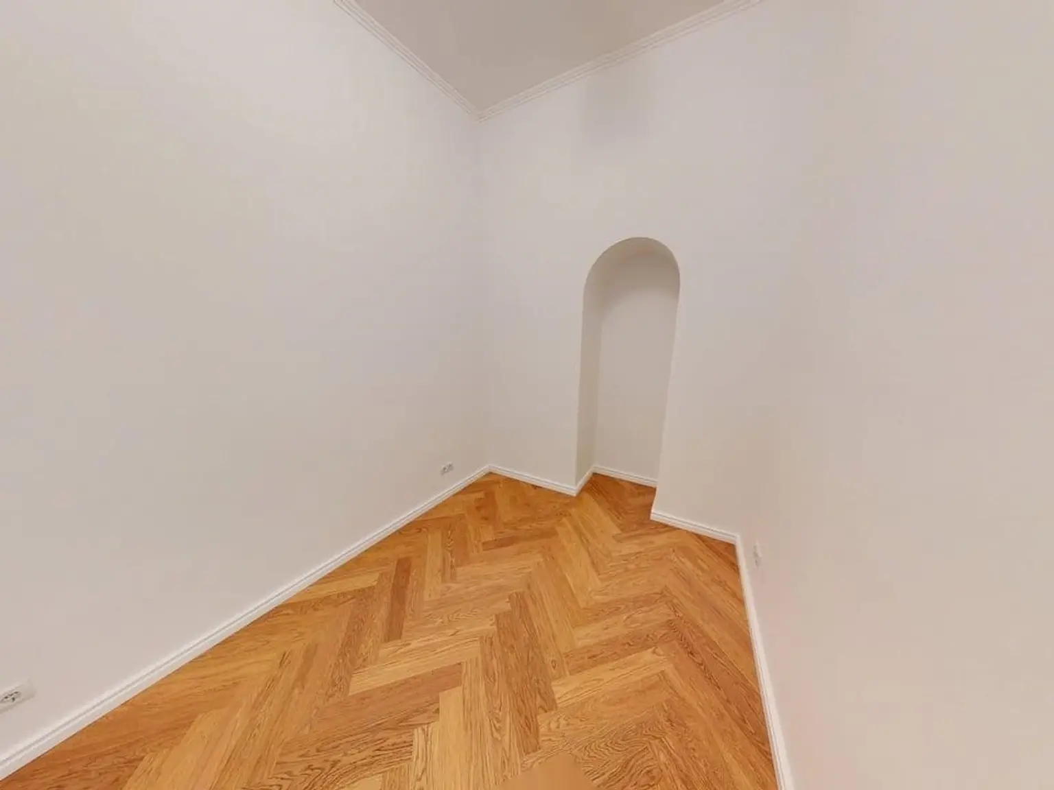 Erstbezug in Neubau Living - 
sanierte 4-Zimmer-Altbauwohnung
