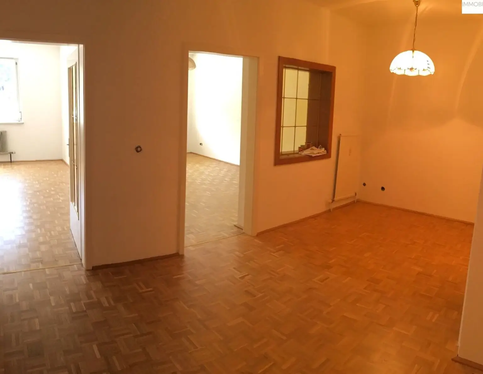 Zentral gelegene 2,5-Zimmer-Wohnung - Nähe Klinikum und Stadtzentrum - WG-tauglich!