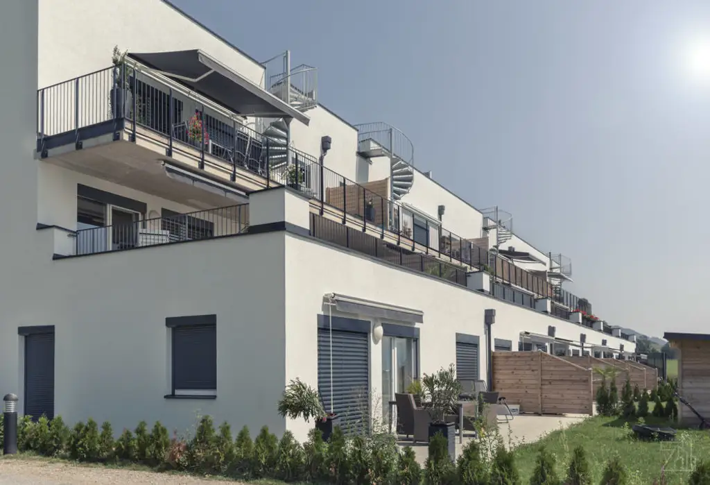3-Zimmer-Wohnung mit XXL-Terrasse & 2 Parkplätzen – ab 01.09., provisionsfrei
