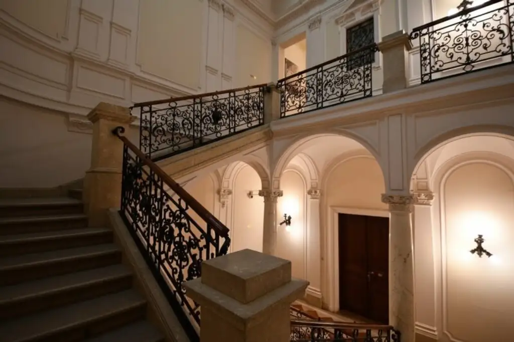 Exklusive Palais Büro mit Terrasse im Botschaftsviertel