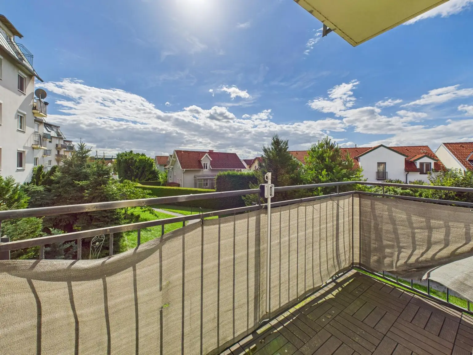 Gemütliche Eigentumswohnung mit Balkon im 1. Liftstock – Möbliert & bezugsfertig!