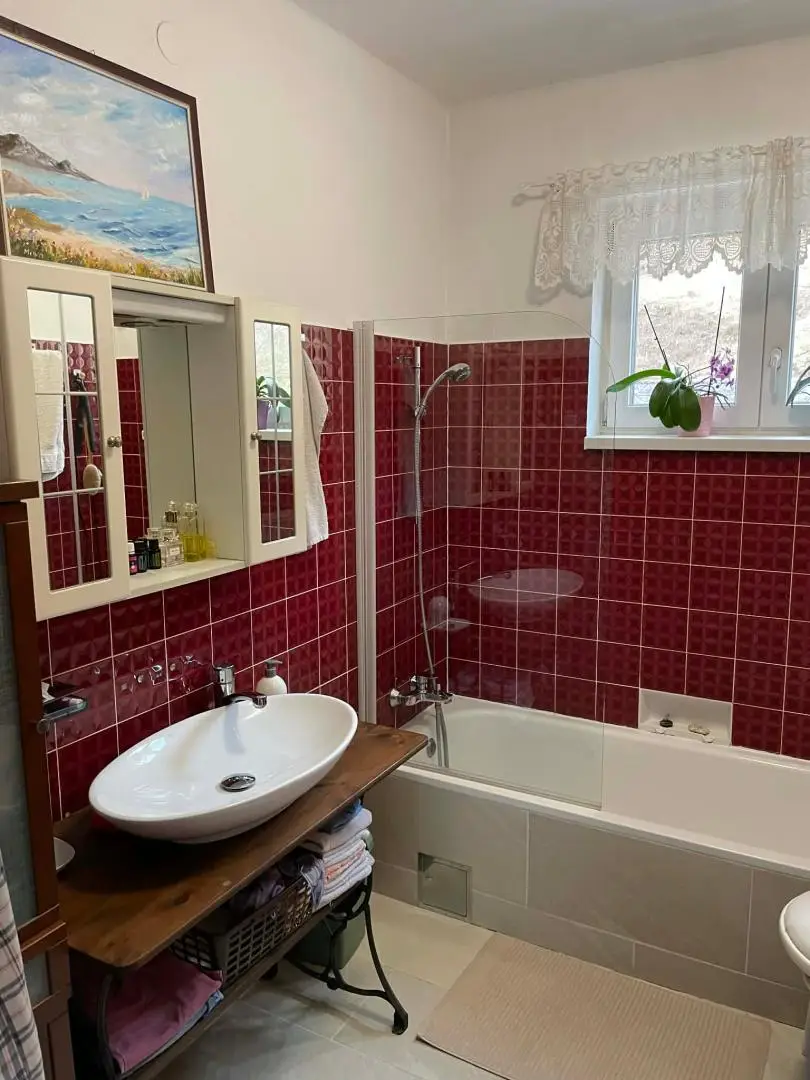 28f407a1-eb2a-4edc-be62-1b6fd4f898ea