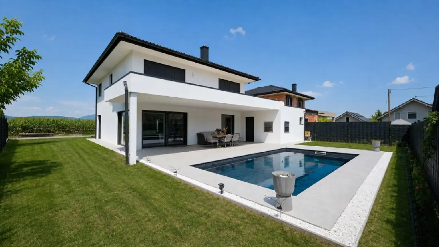 Pool Ansicht Südost - Kompagnon Immobilien
