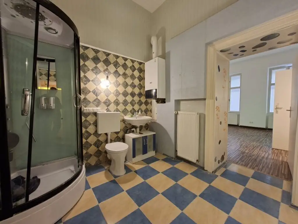 Büro mit Gasseneingang/ Meidling