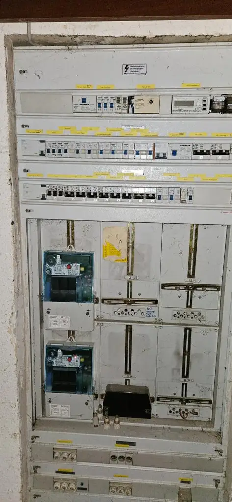 Sanierungsbedürftiges Haus mit Potenzial in attraktiver Lage - ab sofort verfügbar!