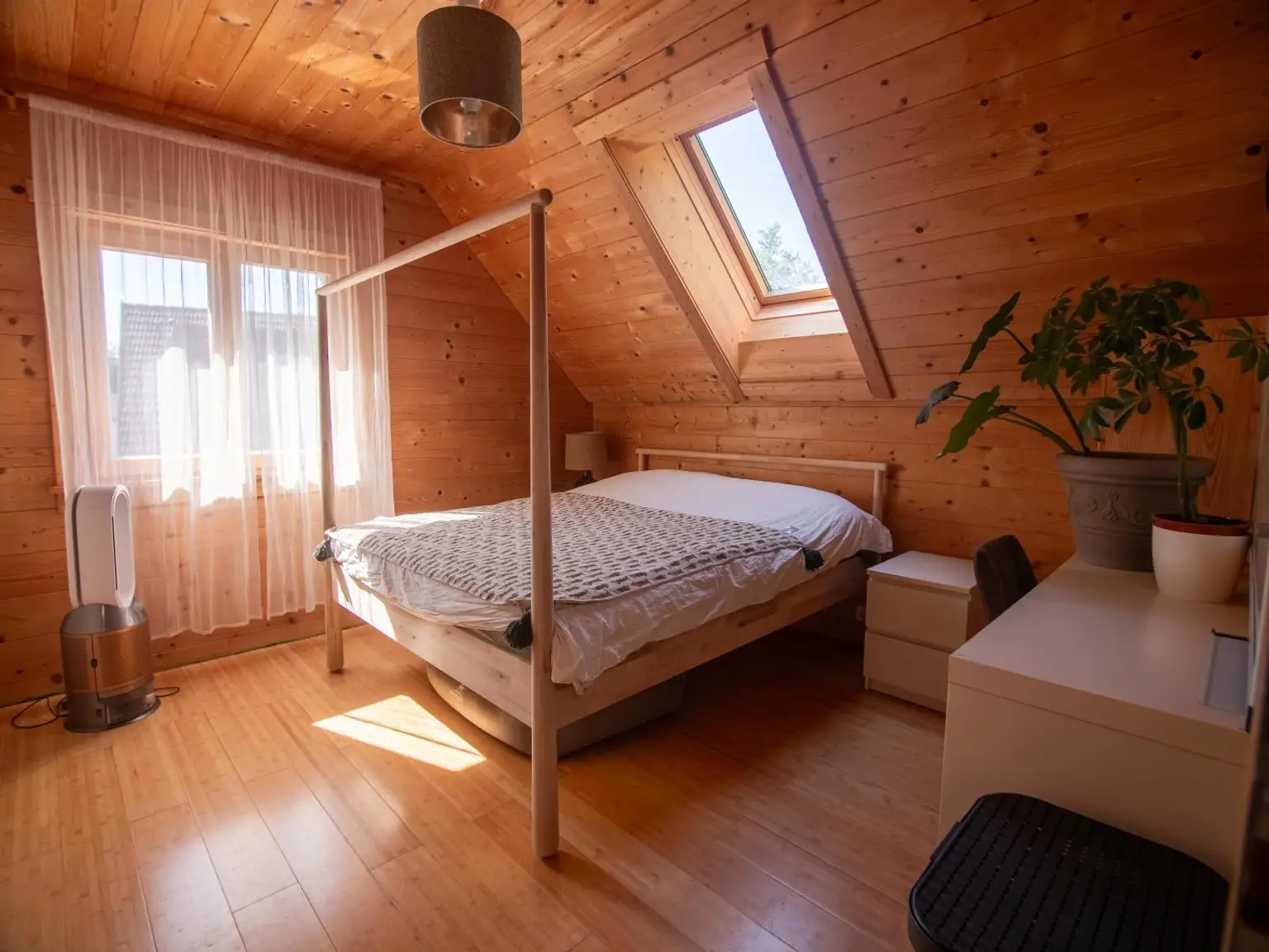 Schönes Holzhaus in absolut ruhiger Waldrandlage