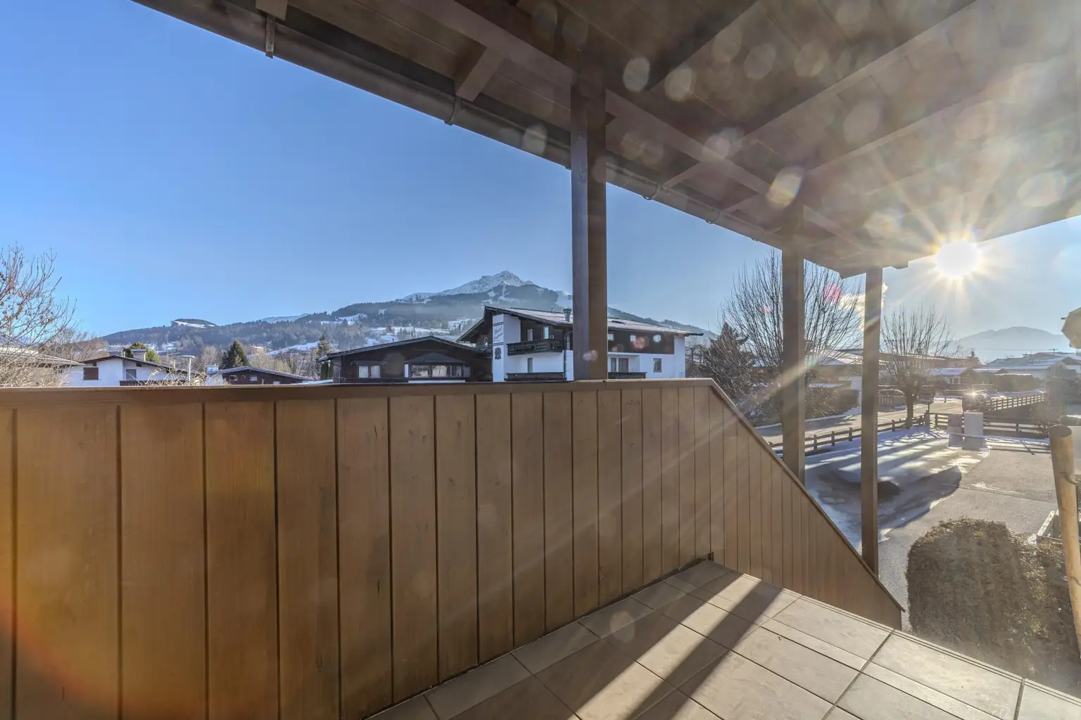 Außentreppe zur Maisonettewohnung