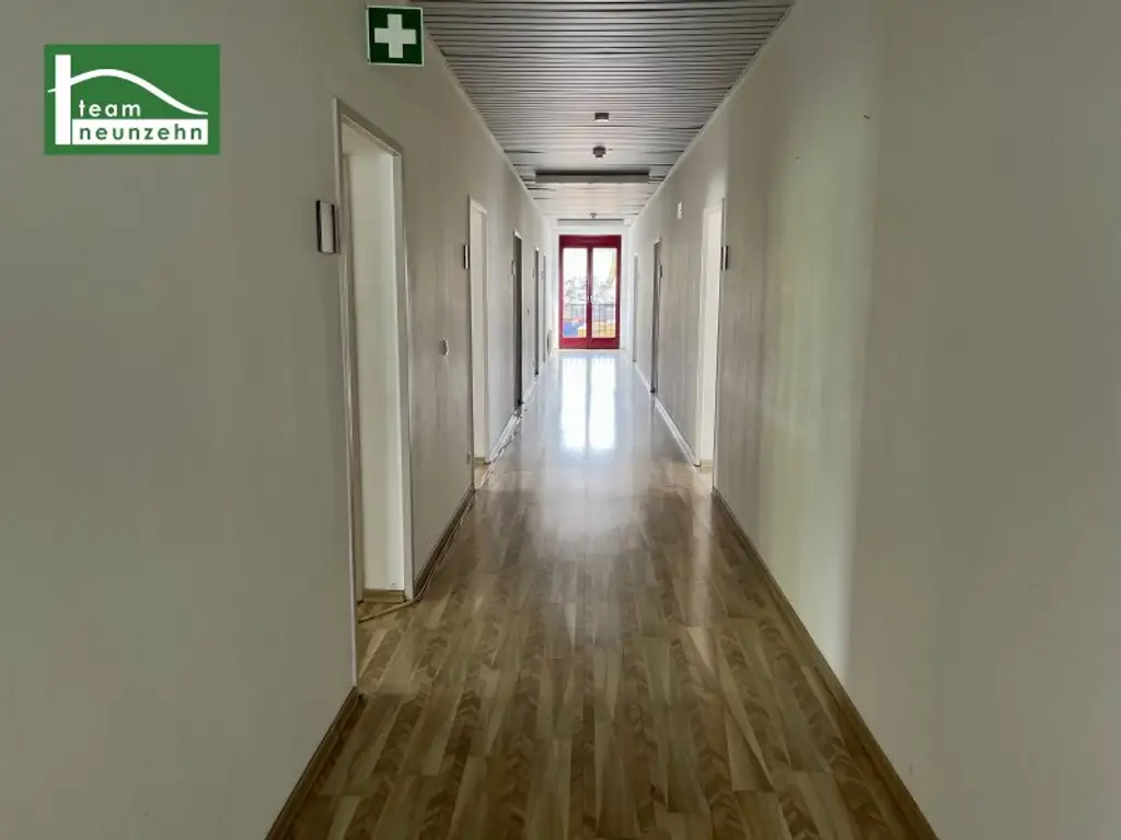 Büroflächen im Gewerbegebiet Strebersdorf. 1 gesamtes Stockwerk! 6 Parkplätze inkludiert!