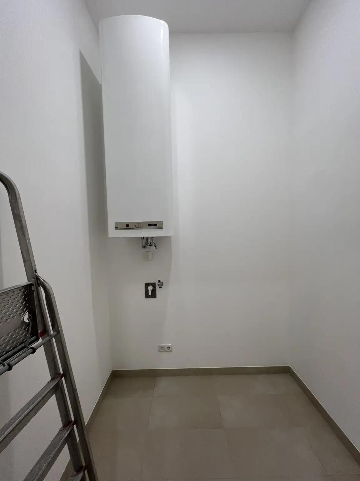 UNBEFRISTET und ERSTBEZUG: Prachtvolle, klimatisierte Wohnung in Top Lage / UNLIMITED and FIRST OCCUPANCY: Stunning, air-conditioned apartment