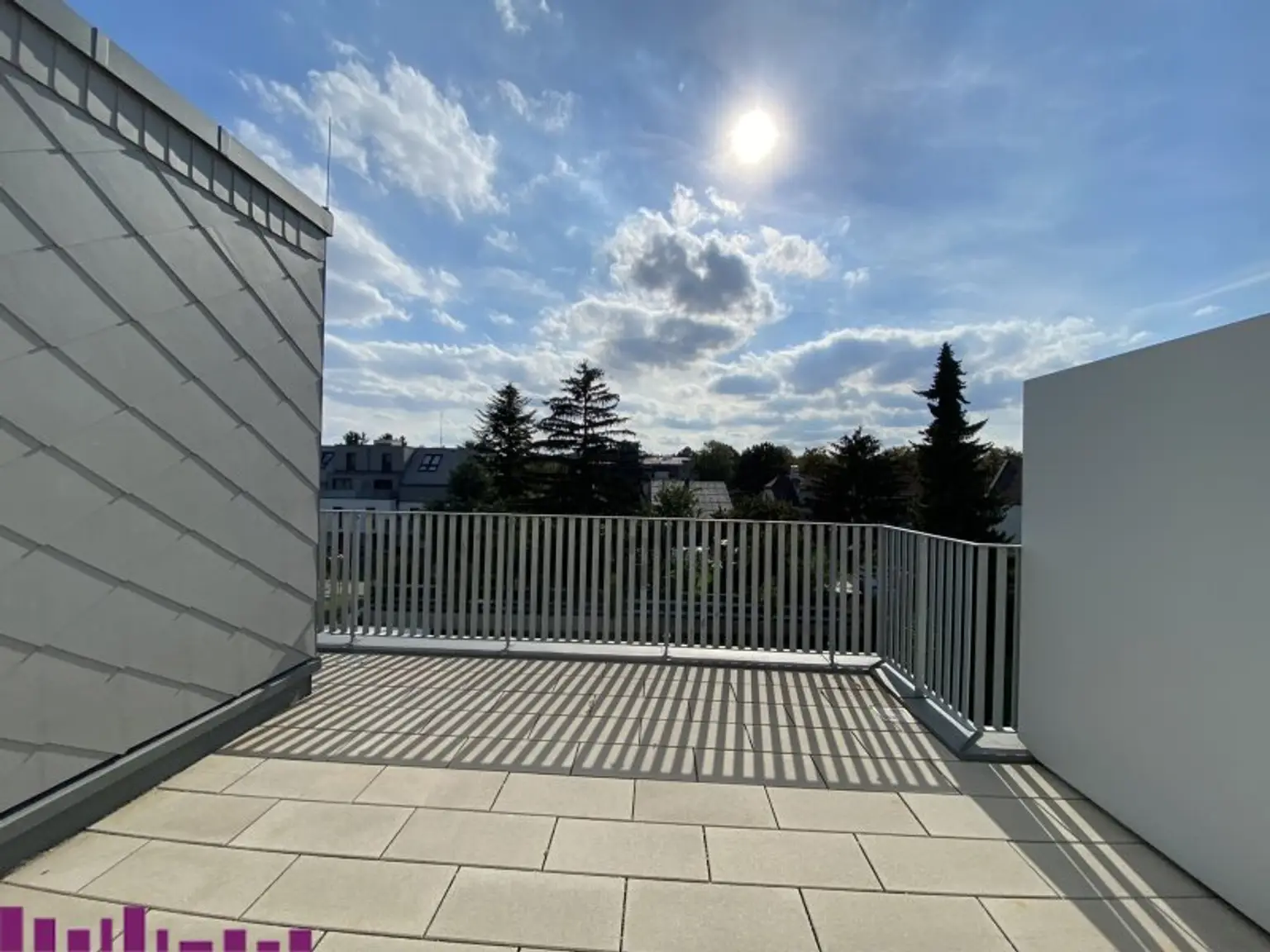 Großzügige 2 Zimmer mir riesiger Terrasse - hell und modern - super Lage!