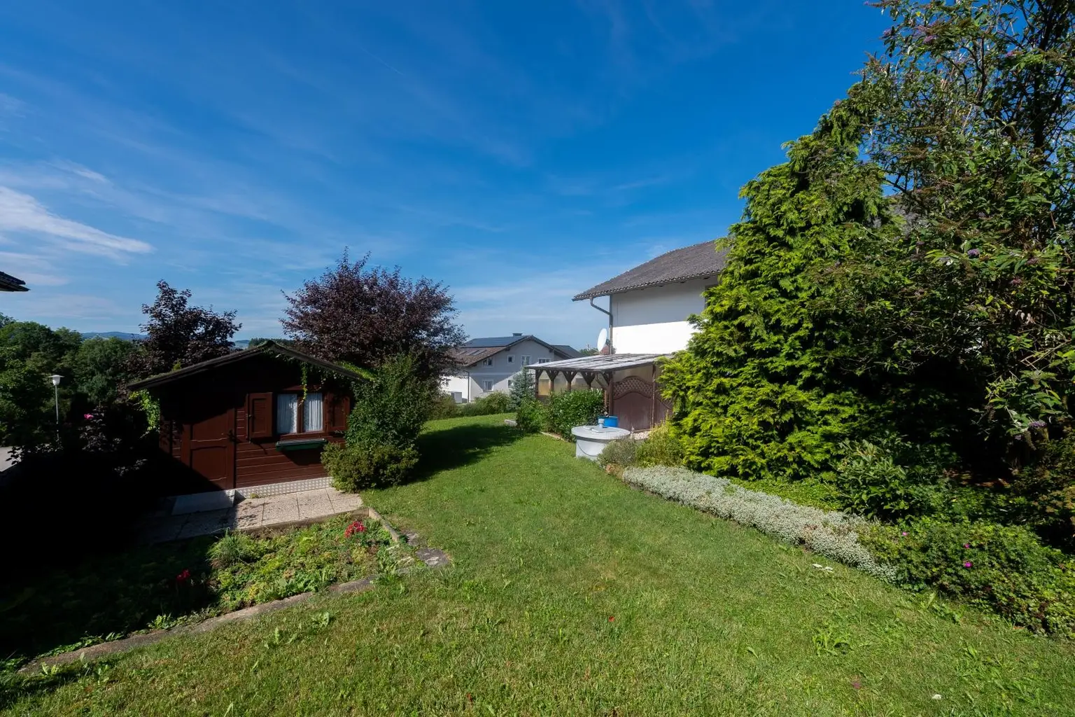 Raumwunder mit großem Garten! Eckparzelle!