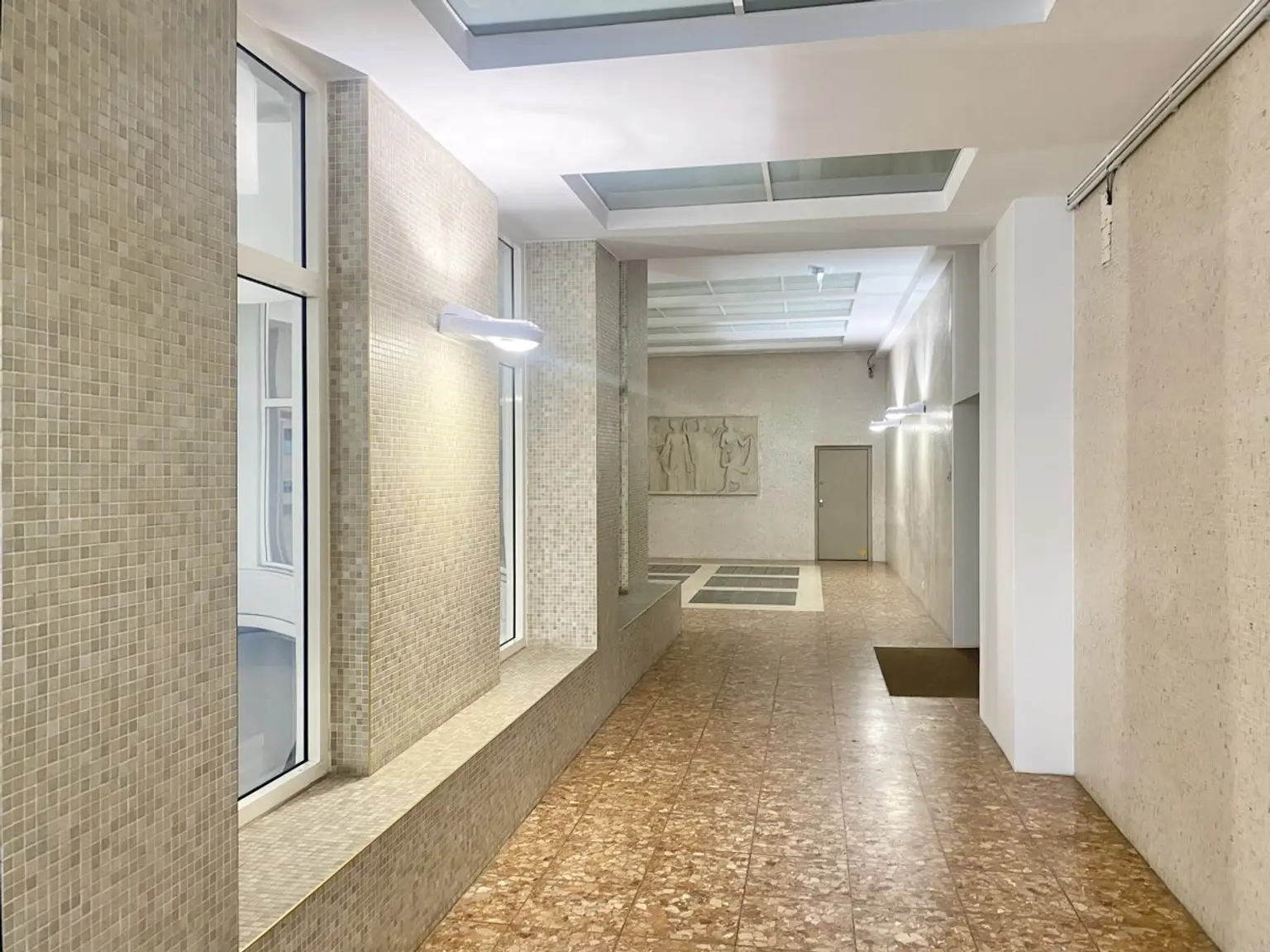OPERNRINGHOF 3 Zimmer Wohnung /Büro  I 2 Bedroom Apartment opposite Opera