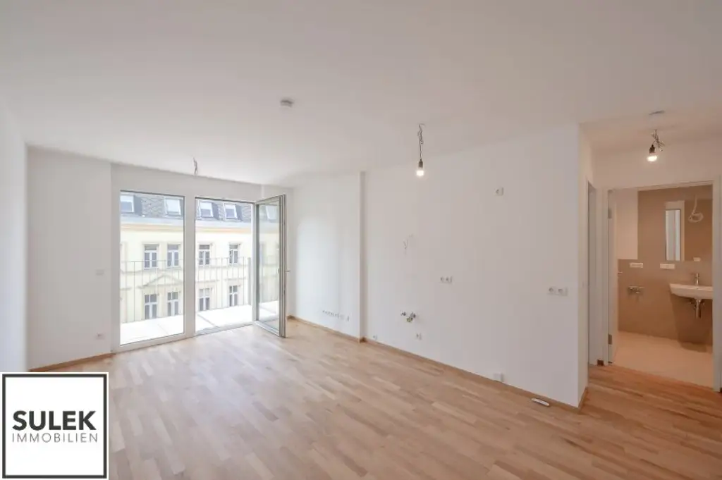 Erstbezug! Perfekt geschnittene 2 Zimmer Wohnung mit Balkon & top Anbindung (U4, U6, uvm.)