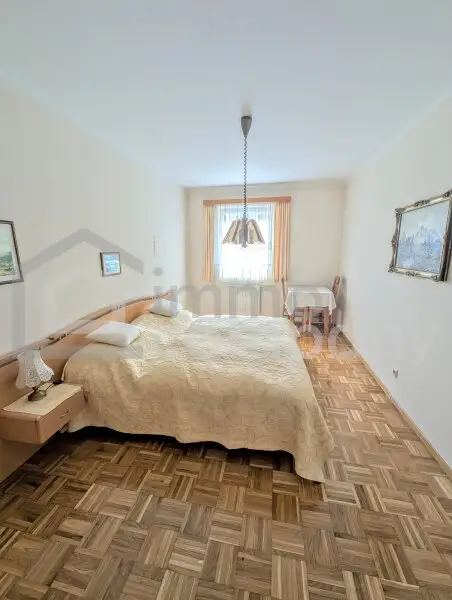 Wohnen am Mattsee: Stilvolle 4-Zimmer-Wohnung mit Balkon und Tiefgarage!