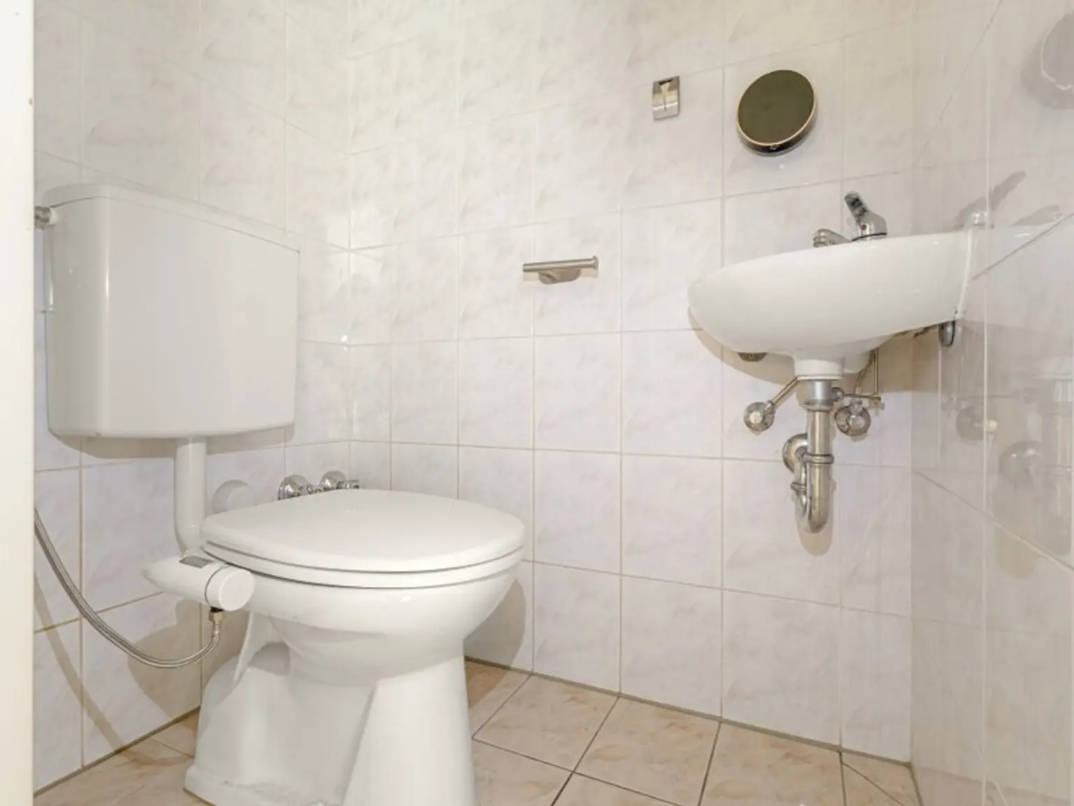 Schöne und teilmöblierte 2 Zimmer Wohnung 65m² mit Westloggia und Tiefgarage in Viktring - Rekabachweg