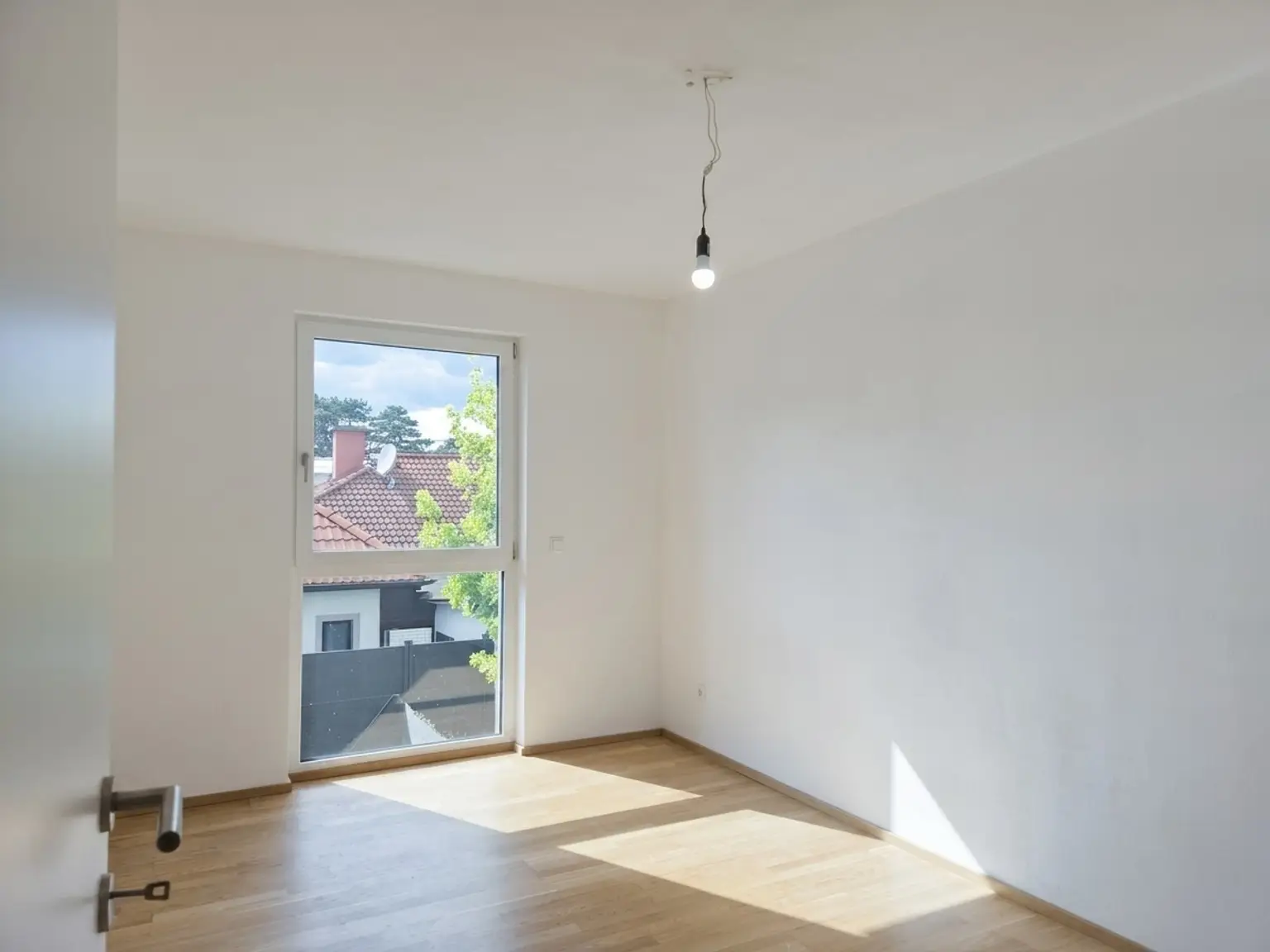 Reihenhaus mit Dachterrassen-Views – Dein Traumhaus wartet!