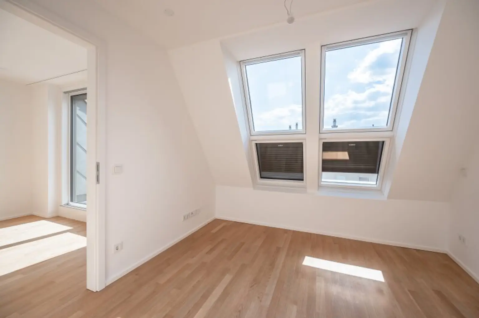 ++MOLLARD 50++ Outstanding 3-room apartment in a prime central location (1/28)