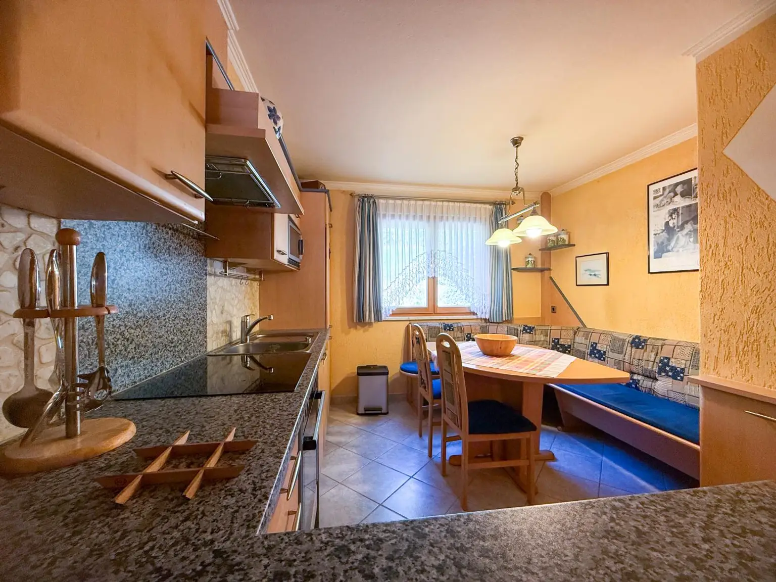 *** Wohlfühlhaus mit Kamin, Kachelofen, Gartenidylle und Ausblick von der Grillterrasse ***