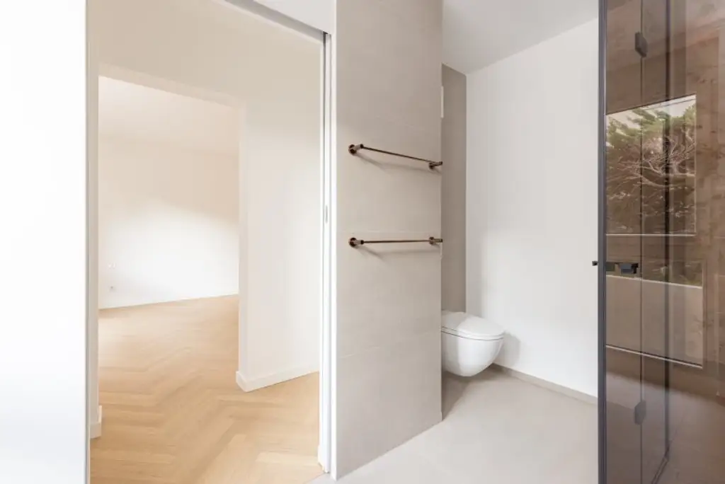 EXKLUSIVE GARTENWOHNUNG IN HIETZING MIT SALZWASSER-POOL UND SAUNA