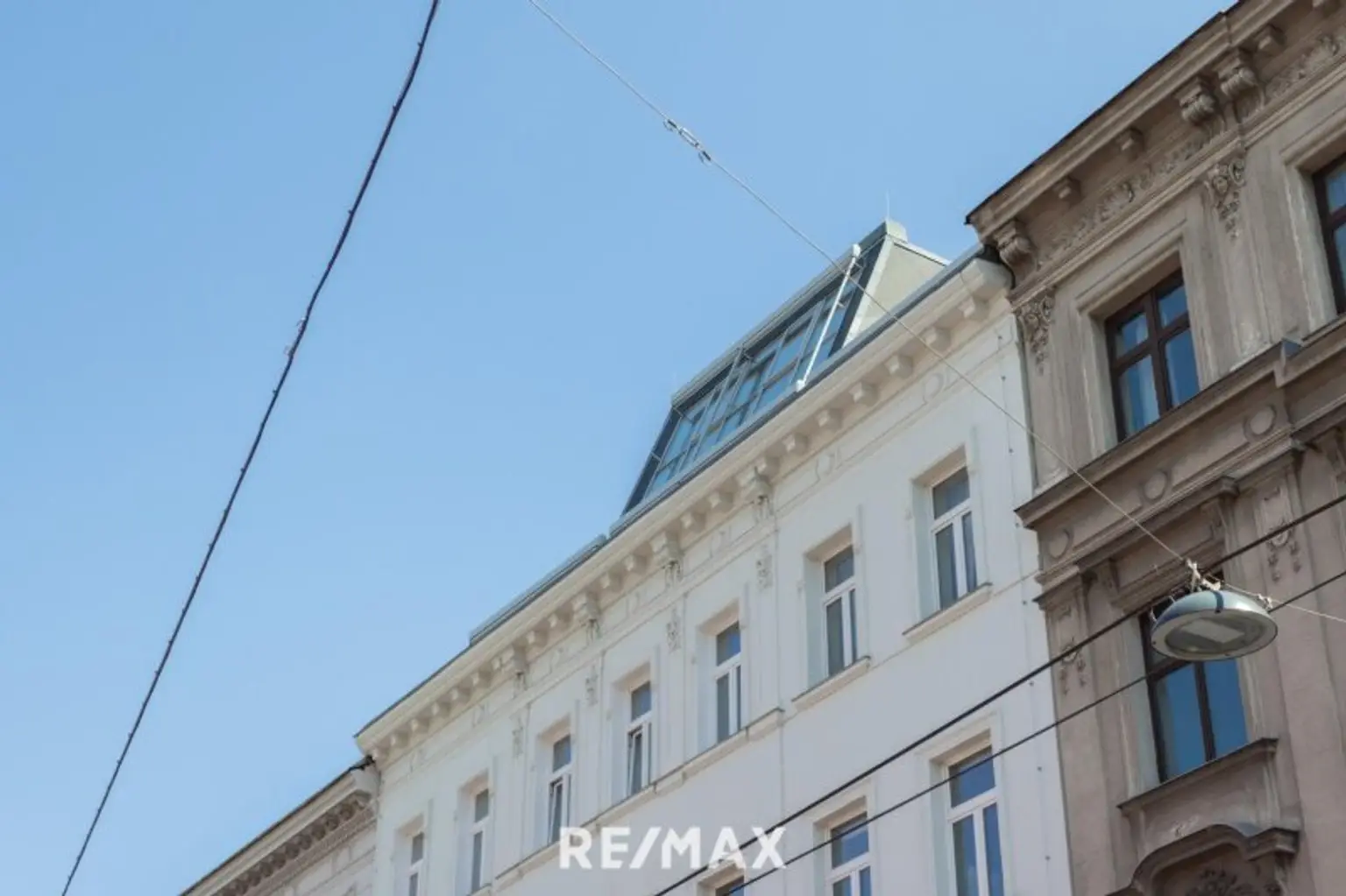 Herrliche DG-Maisonette mit 2 Hof-Terrassen bei der Volksoper, Währinger Straße