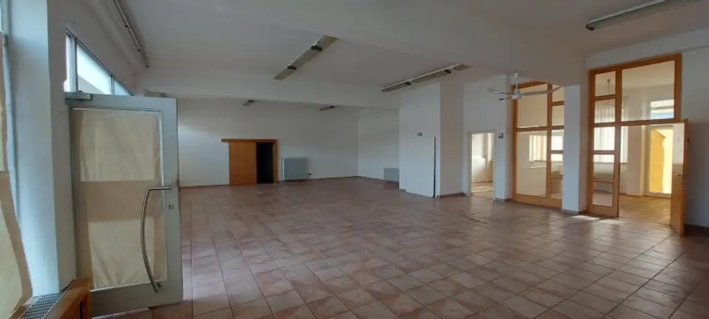 Vielseitiges Lagerobjekt mit über 173 m² Nutzfläche – Raum für Ihre Ideen!