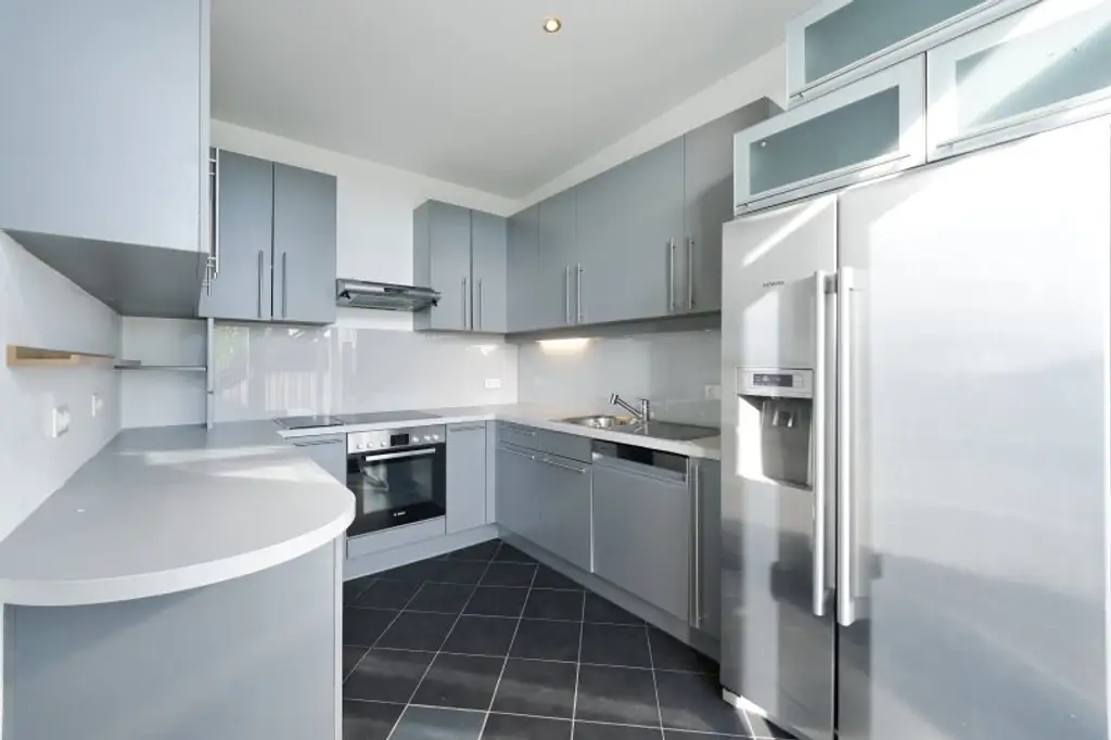 Traumhaftes Living im DG mit 100 m² Außenflächen, Studio & 172 m² Wohnraum!