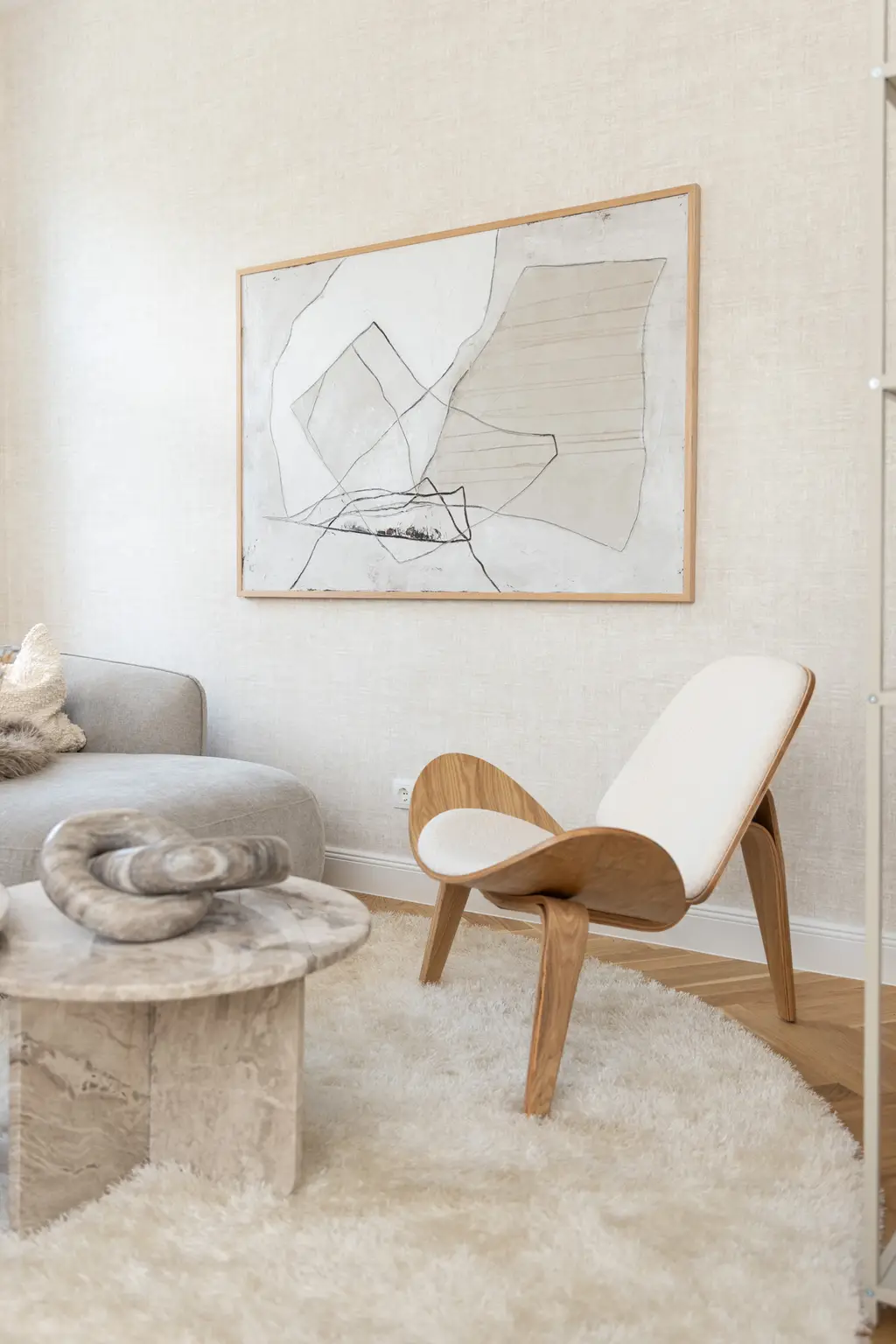 Innenarchitektonisch gestaltete 2-Zimmer-Musterwohnung mit Wohnküche und Terrasse
