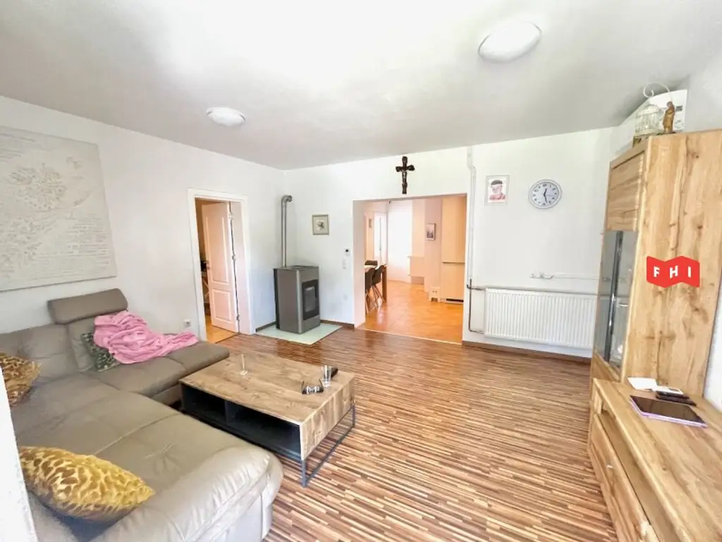 Renoviertes 3 Zimmer Einfamilienhaus mit Überdachter Terrasse, 2 Autoabstellplätzen & Klimaanlage Nähe Stadtgrenze Wien/Groß Enzersdorf