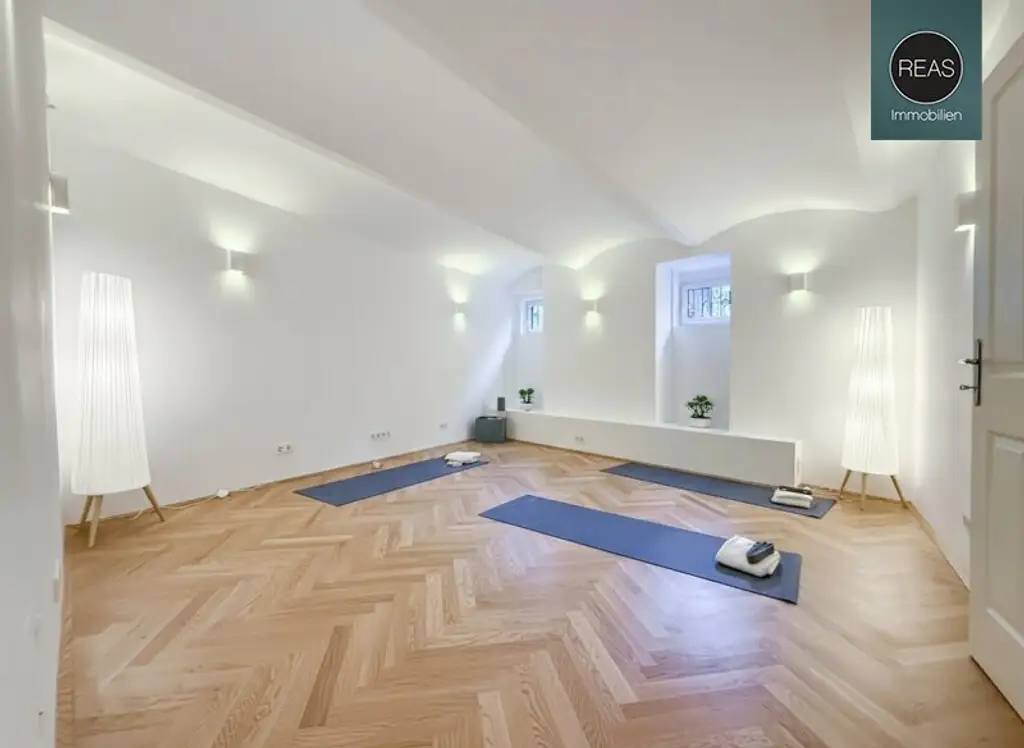 Provisionsfrei: Traumhaftes Stadthaus mit Garten in Gersthofer Bestlage!